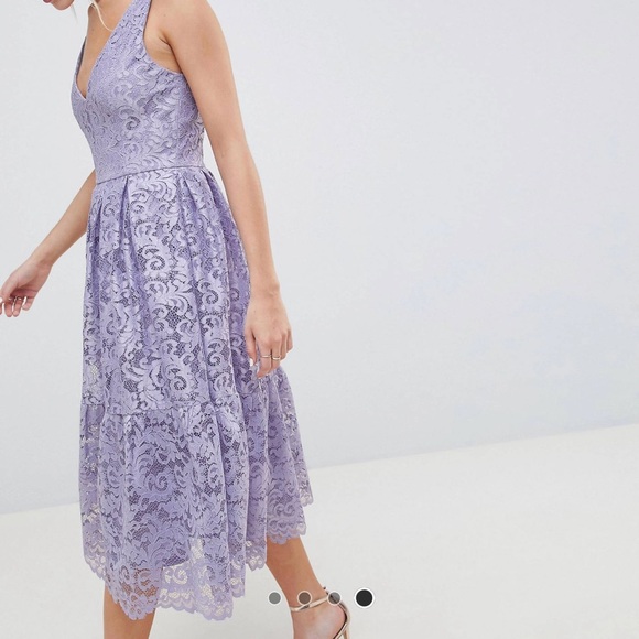 ASOS DESIGN lace plunge neck midi
prom dress - Picture 1 of 3